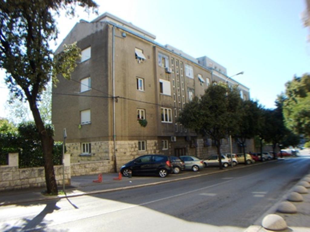 Blue Tree Rooms Split Exterior foto