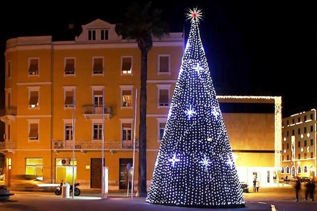 Blue Tree Rooms Split Exterior foto